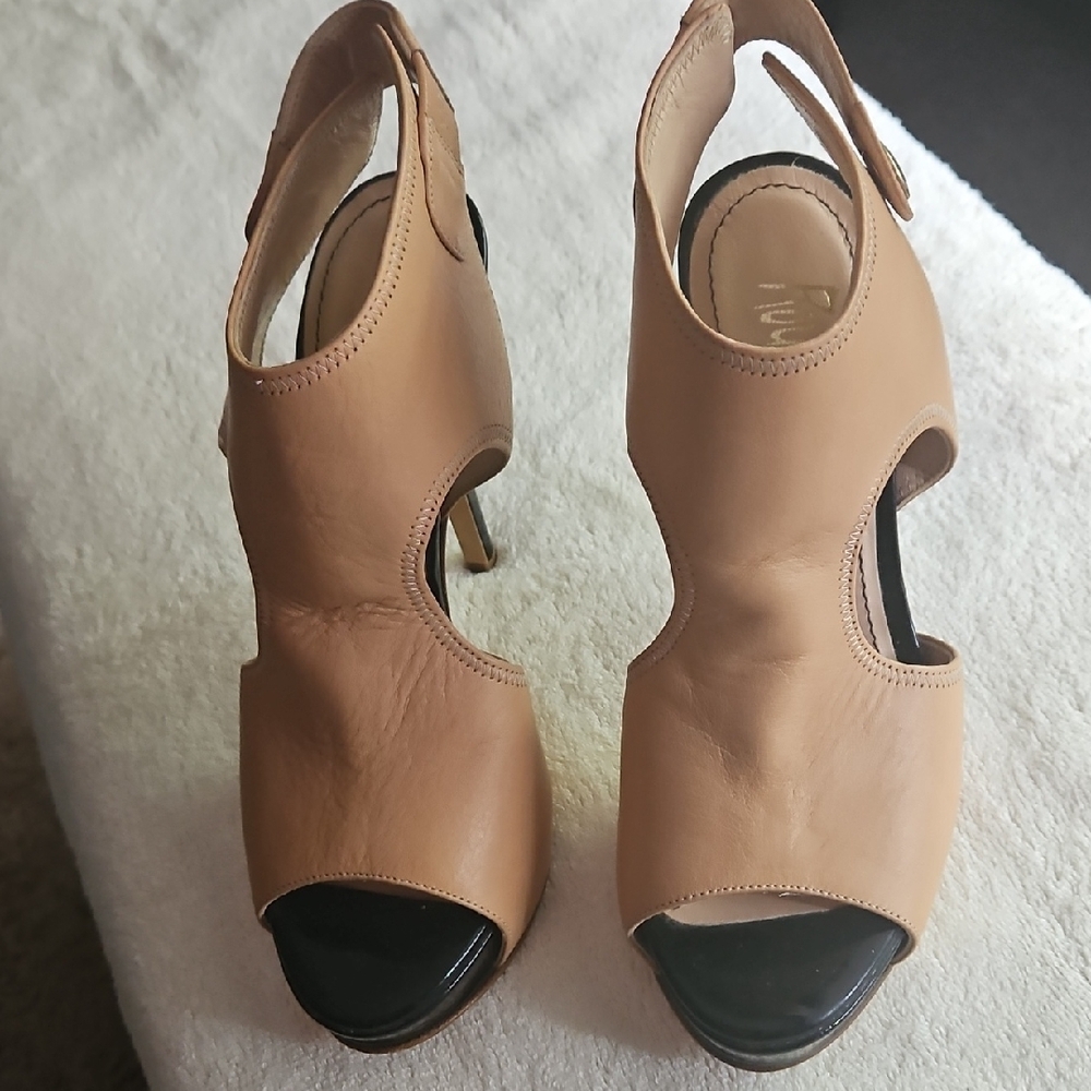 Jerome C Rousseau legant Tan Peep-Toe‎ Heels